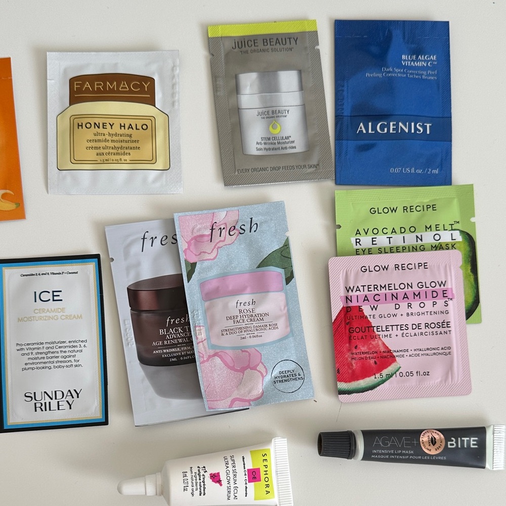 Skincare sample set - Picture 3 of 3